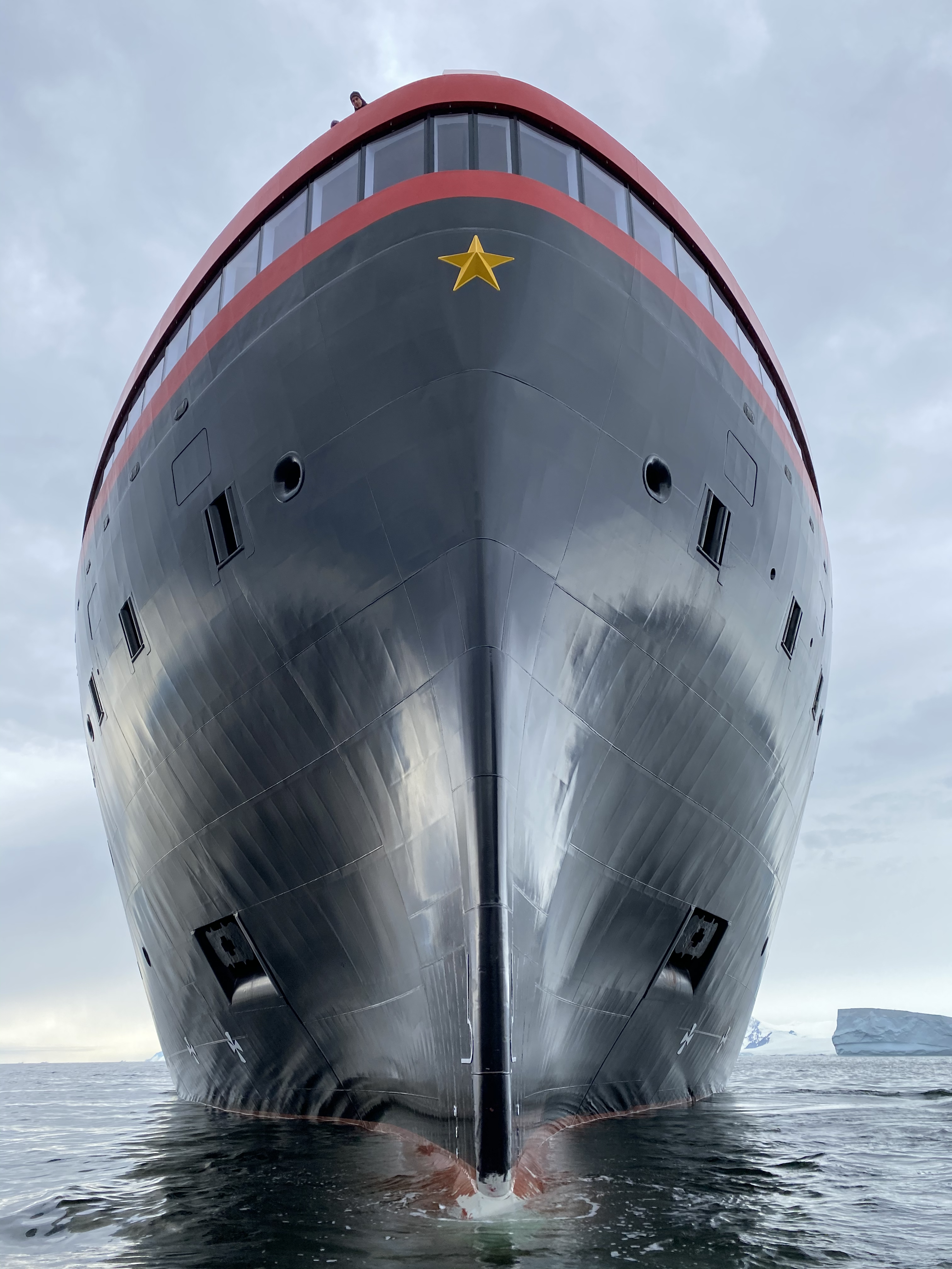 Mighty Cruise Ships expedition photo